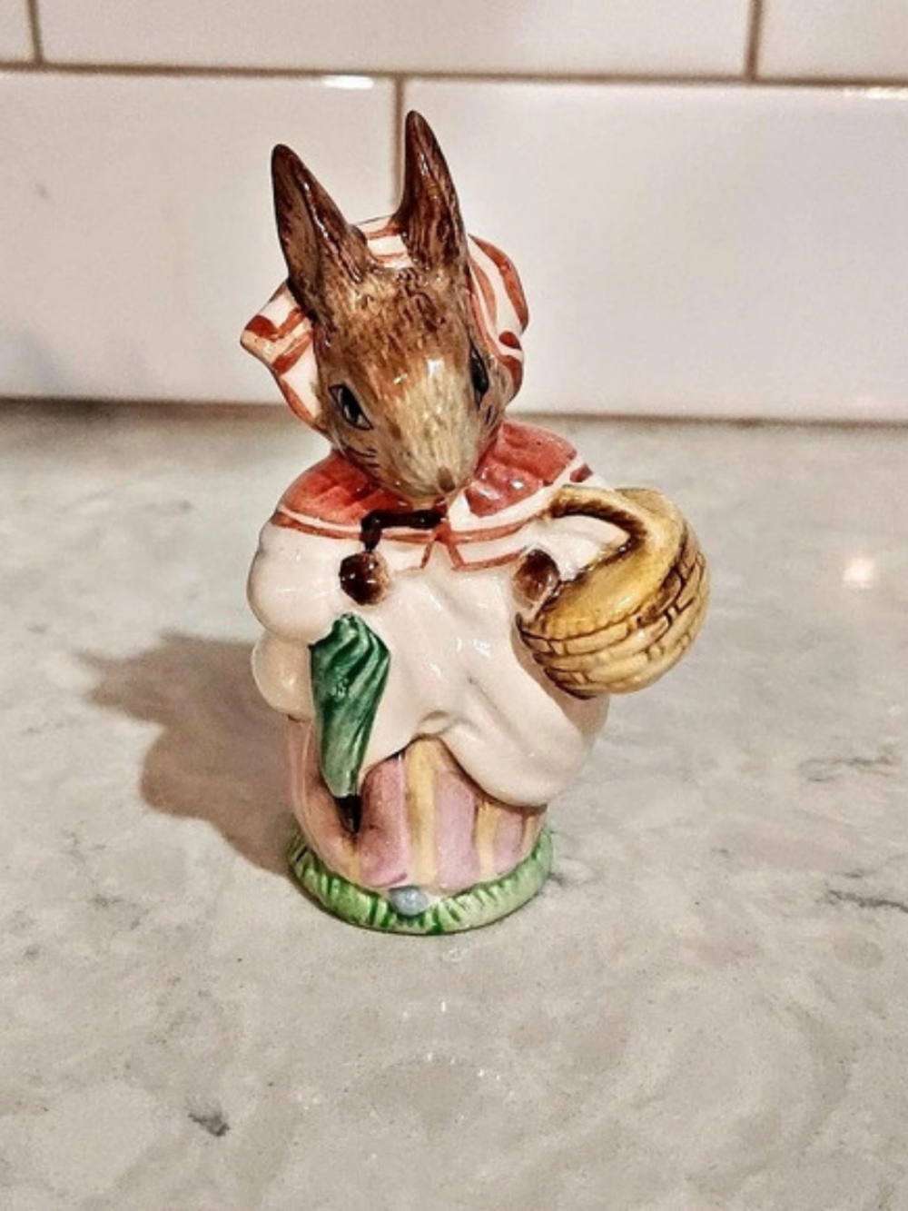 VINTAGE Beatrix Potter Mrs. Rabbit 1951 Beswick England